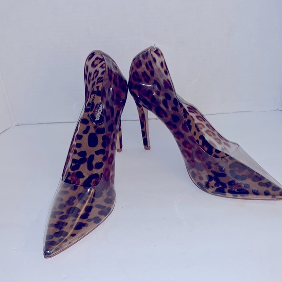 Fashion Nova Shoes - Fashion Nova Leopard Print Pointed Toe Stiletto Heels SZ 9